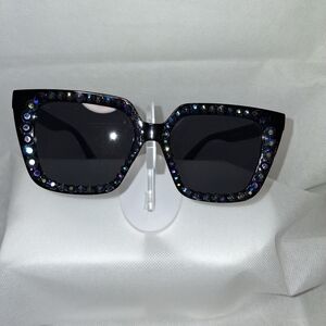 Black Frame Vintage Style Rhinestoned Sunglasses